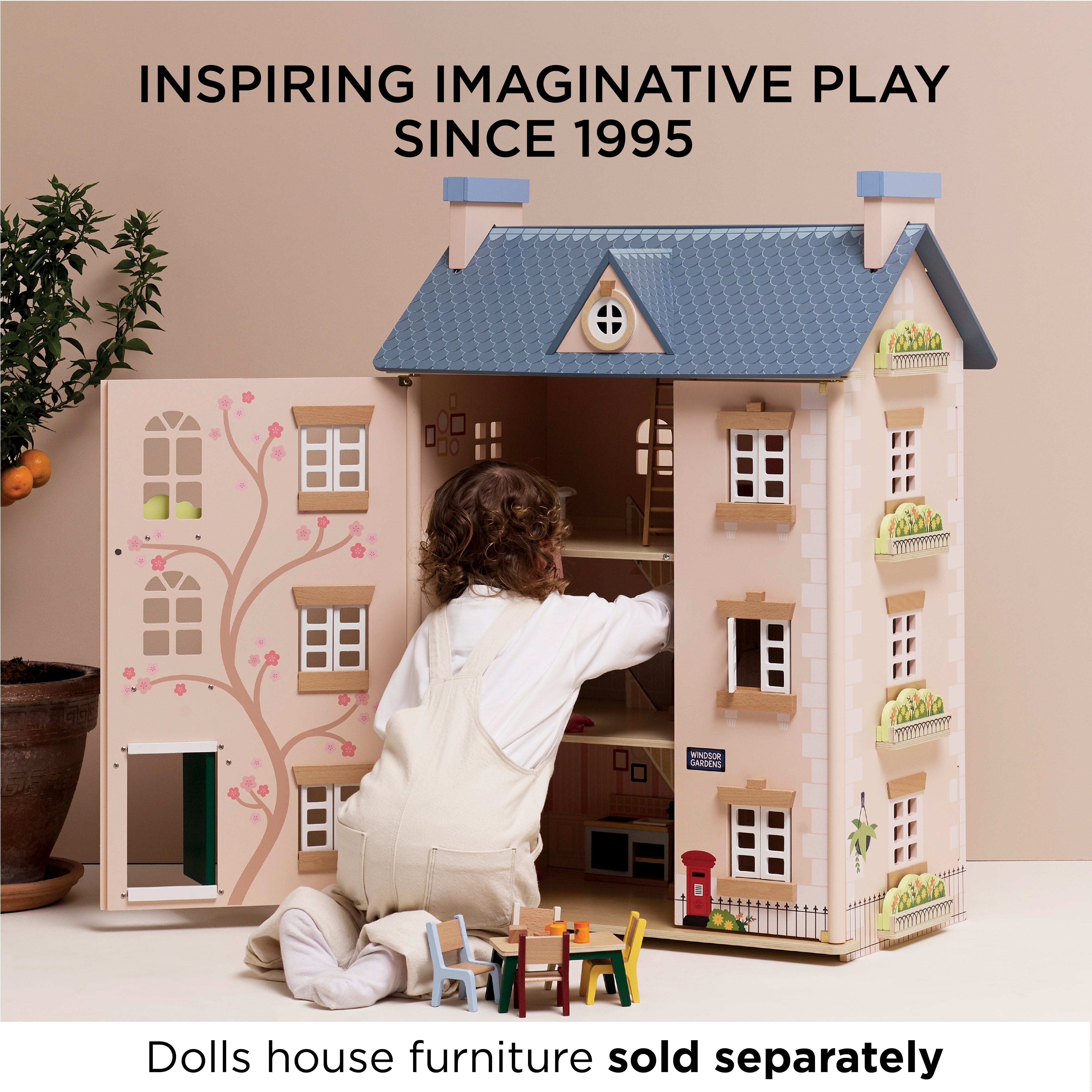 Paddington™ Wooden Dolls House