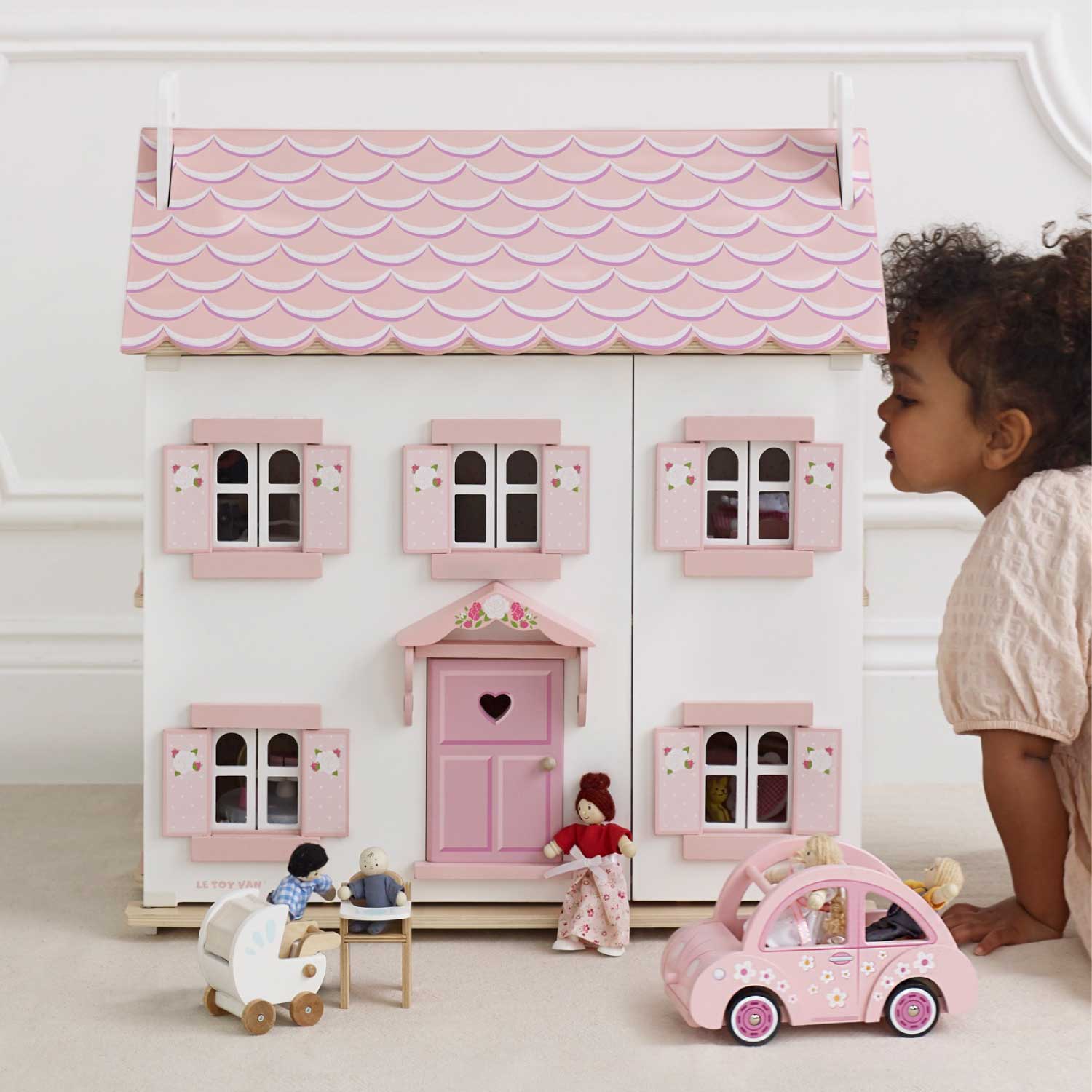 Doll and doll house online