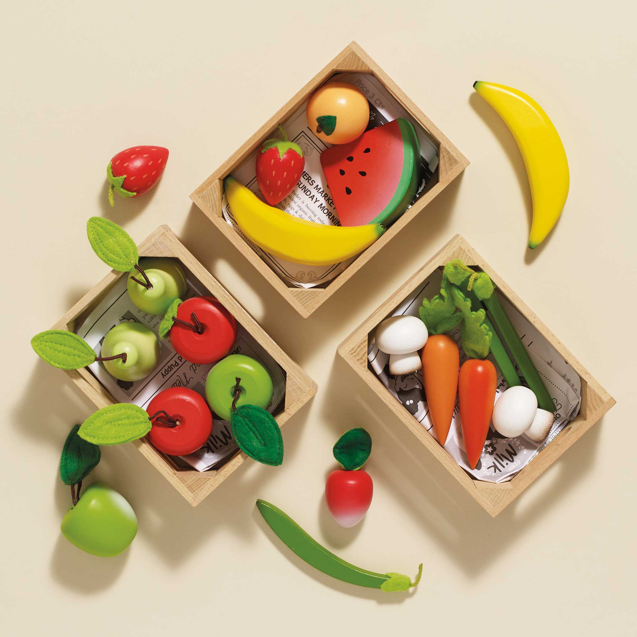 TV182-TV183-TV191-vegetable-fruit-apple-pear-banana-carrot-mushroom-beans-strawberry-roleplay-playfood-market-shop-crates-wooden-toy-gift-boy-girl-green-wood