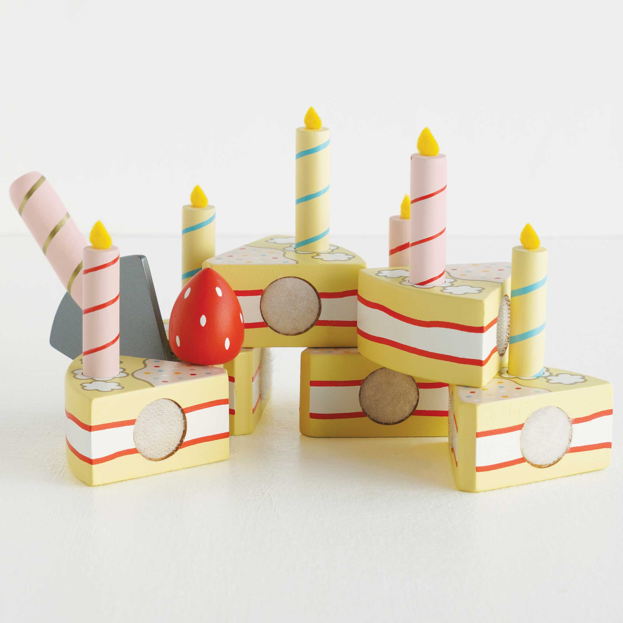 TV273-vanilla-slicable-role-play-playfood-wooden-birthday-cake-_4