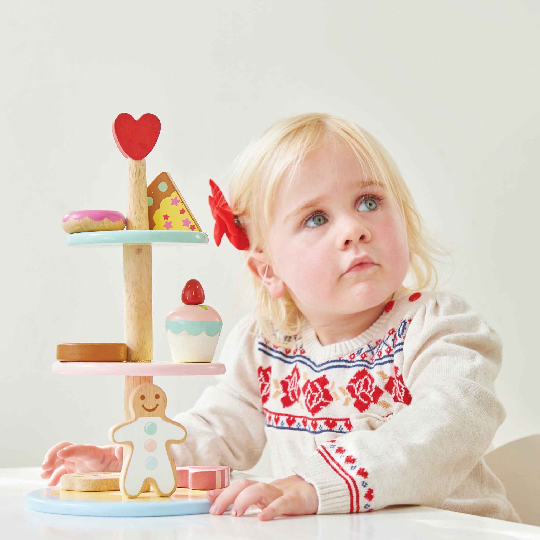 TV283-cake-stand-cookie-doughnut-gingerbread-cupcake-british-tea-girl