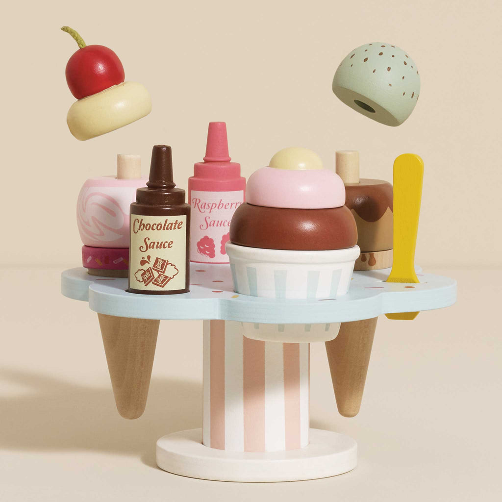 Wooden Ice Stand & Toppings