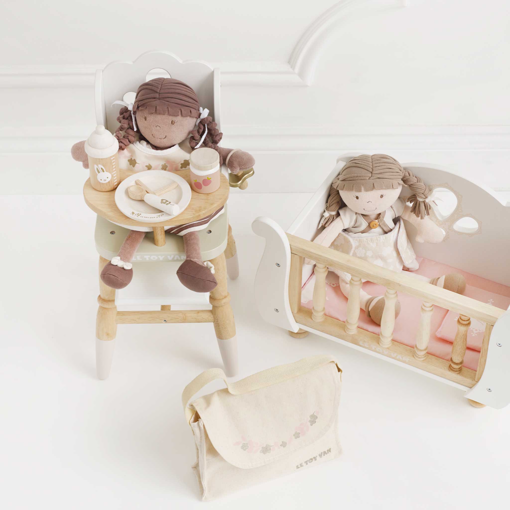 TV600-sleigh-doll-cot-highchair-and-nursing-set