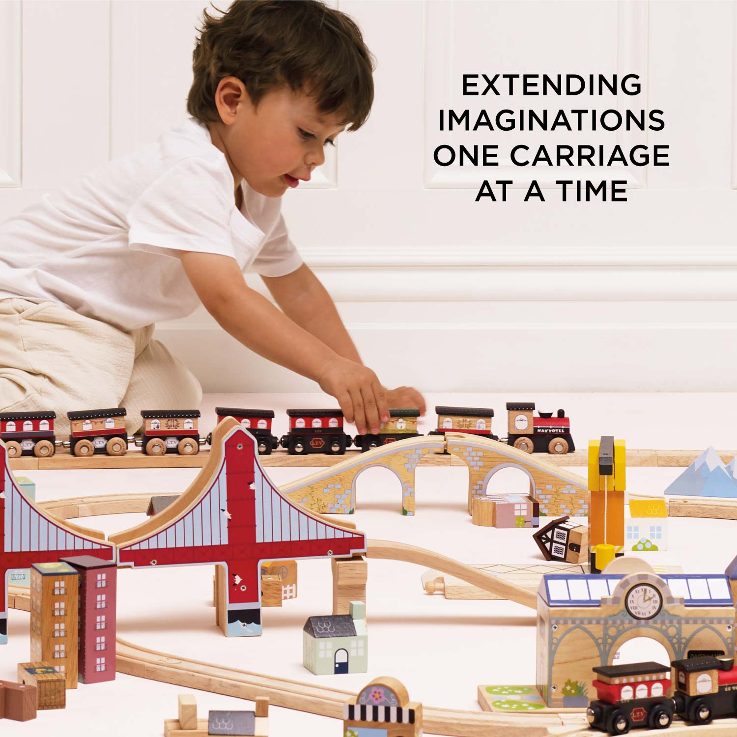 Royal Express Train Carriages Kids Railway Set Le Toy Van