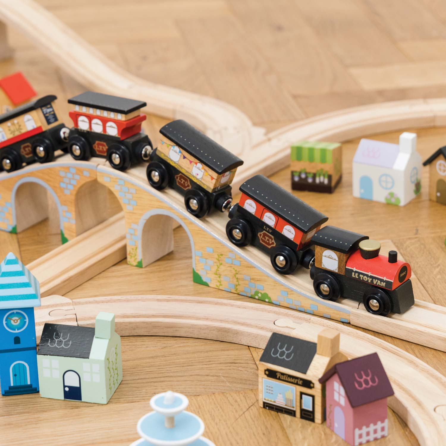 Royal Express Train & Carriages