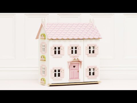 Sophie's Wooden Dolls House | Short Video | Le Toy Van

